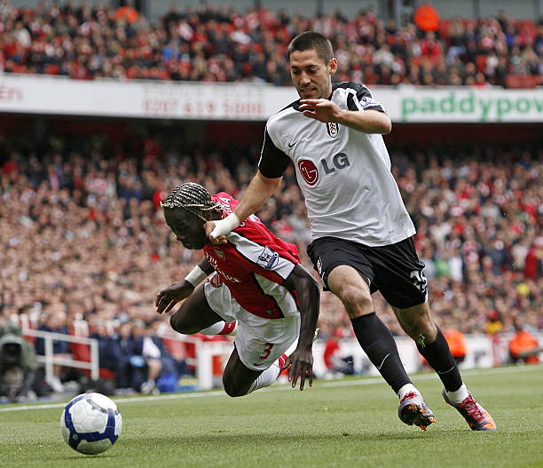 格的踢球方 格的踢球方